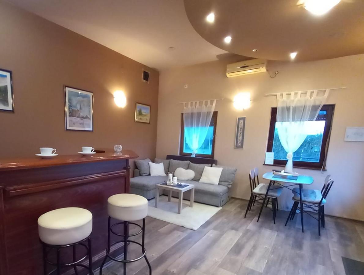 Guest House Studio Apartman Marina - With Jacuzzi, Free Parking, Pet Friendly كارلوفاتش المظهر الخارجي الصورة
