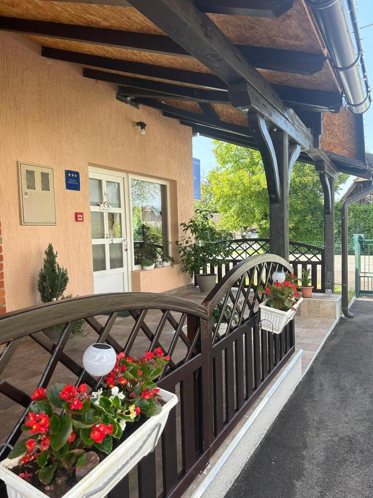 Guest House Studio Apartman Marina - With Jacuzzi, Free Parking, Pet Friendly كارلوفاتش المظهر الخارجي الصورة